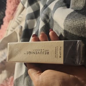 Rejuveniqe by Monat